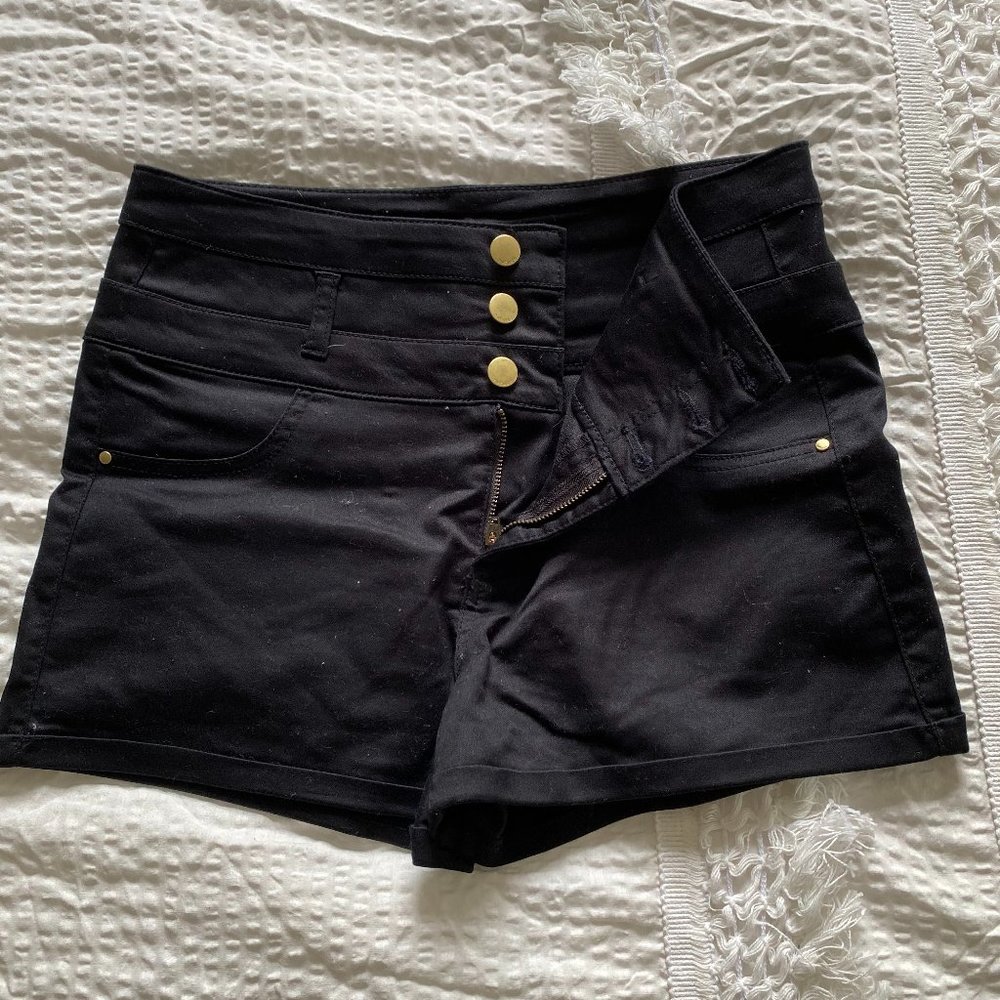 High-waisted Black Shorts